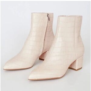 Dolce Vita Elegant Cream Ankle Boots Size 8